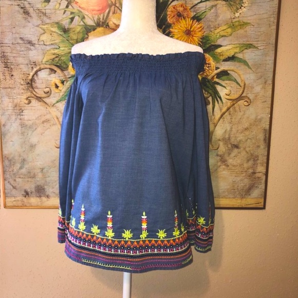 Sz S/M Anthropologie Charlie Paige Blue Chambray Embroidered Smocked L/S Shirt - Picture 2 of 12